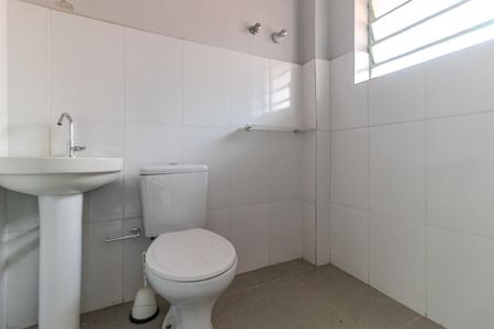 Banheiro de casa de condomínio para alugar com 1 quarto, 50m² em Higienópolis, São Paulo