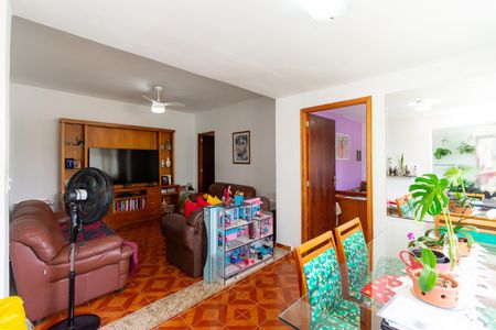 Sala de casa à venda com 4 quartos, 160m² em Jardim Ivone, São Paulo