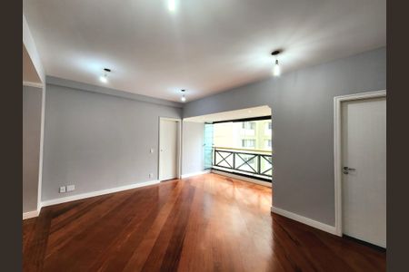 Sala de casa de condomínio à venda com 3 quartos, 98m² em Indianópolis, São Paulo