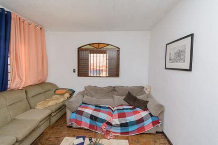 Sala de casa à venda com 2 quartos, 200m² em Novo Riacho, Contagem