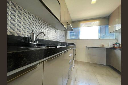 Apartamento à venda com 3 quartos, 135m² em Caiçaras, Belo Horizonte