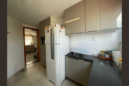 Apartamento à venda com 3 quartos, 135m² em Caiçaras, Belo Horizonte
