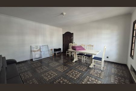 Sala de casa para alugar com 3 quartos, 400m² em Utinga, Santo André
