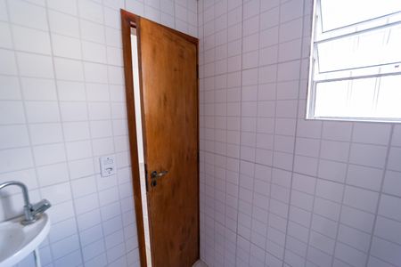 Banheiro de casa para alugar com 1 quarto, 45m² em Jardim Fernandes, São Paulo