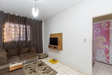 Sala de casa à venda com 3 quartos, 180m² em Cenaculo, Belo Horizonte