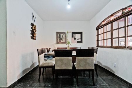 Sala de casa para alugar com 4 quartos, 243m² em Vila Zat, São Paulo