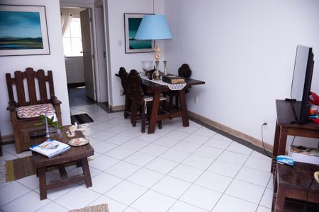 Sala de casa de condomínio para alugar com 3 quartos, 150m² em Pituaçu, Salvador