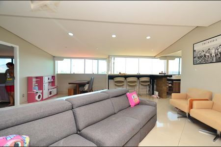 Sala 2 de apartamento à venda com 3 quartos, 140m² em Fernão Dias, Belo Horizonte