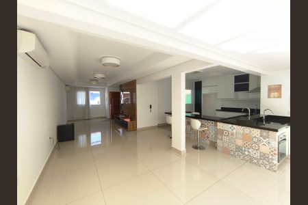 Sala de casa para alugar com 3 quartos, 350m² em Cambuci, São Paulo