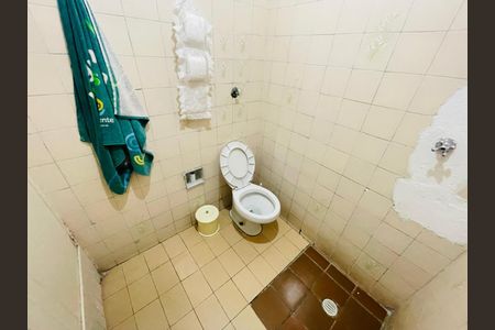 Banheiro de casa para alugar com 2 quartos, 120m² em Jardim Nelly, São Paulo