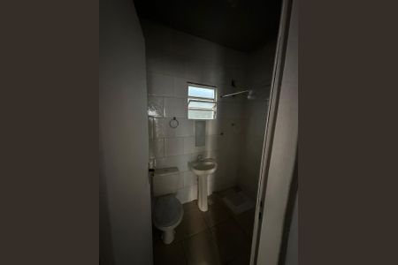 Banheiro de casa para alugar com 1 quarto, 40m² em Jardim Vinte e Cinco de Agosto, Duque de Caxias