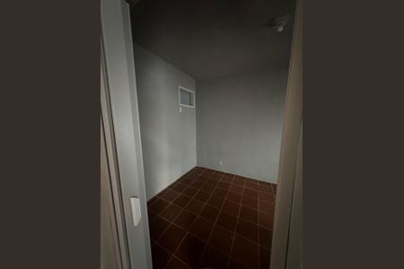 Quarto de casa para alugar com 1 quarto, 40m² em Jardim Vinte e Cinco de Agosto, Duque de Caxias