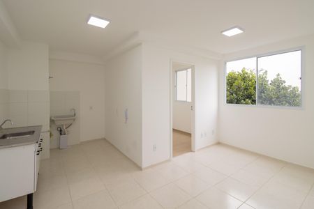 Sala de apartamento para alugar com 2 quartos, 35m² em Jardim Adutora, São Paulo