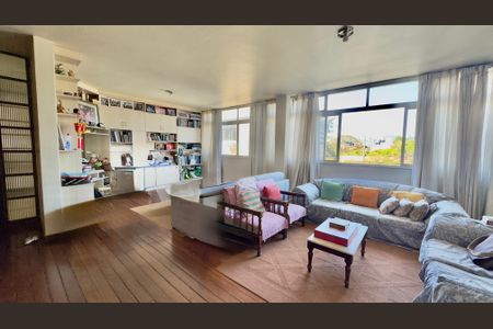 Apartamento para alugar com 4 quartos, 220m² em Gutierrez, Belo Horizonte