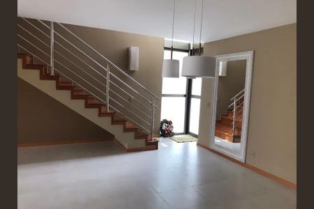 Casa para alugar com 3 quartos, 72m² em Santa Lúcia, Belo Horizonte
