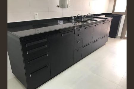 Casa para alugar com 3 quartos, 72m² em Santa Lúcia, Belo Horizonte