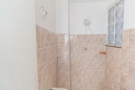Banheiro de kitnet/studio para alugar com 1 quarto, 24m² em Cascadura, Rio de Janeiro