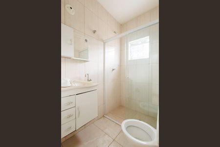 Banheiro de kitnet/studio para alugar com 1 quarto, 20m² em Centro, Taubaté