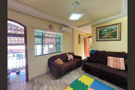 Sala de casa à venda com 4 quartos, 396m² em Esplanada, Belo Horizonte