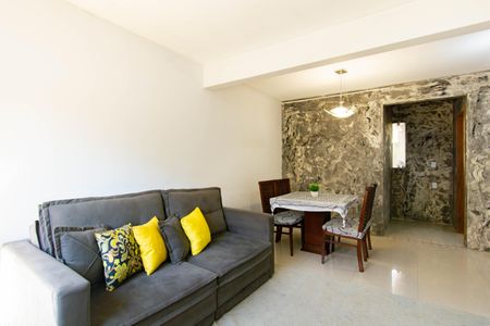 Sala de casa de condomínio à venda com 3 quartos, 100m² em Harmonia, Canoas