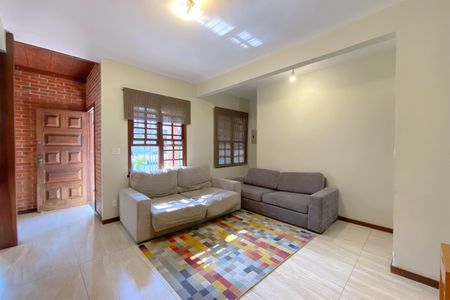 Sala de casa para alugar com 4 quartos, 537m² em Minas Brasil, Belo Horizonte