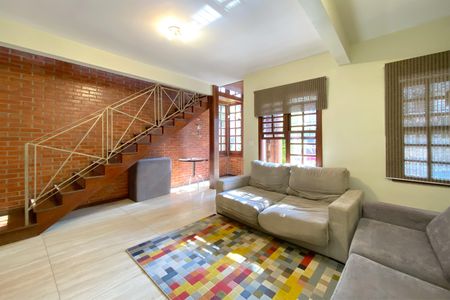 Sala de casa para alugar com 4 quartos, 537m² em Minas Brasil, Belo Horizonte