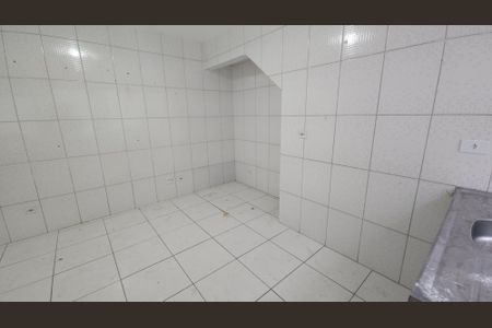 Cozinha de apartamento para alugar com 1 quarto, 29m² em Parque Guarani, São Paulo