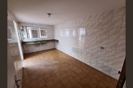 Casa para alugar com 5 quartos, 230m² em Vila Cordeiro, São Paulo