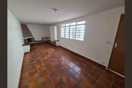 Casa para alugar com 5 quartos, 230m² em Vila Cordeiro, São Paulo