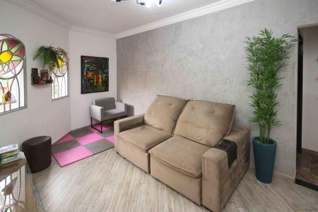 Sala de casa à venda com 2 quartos, 230m² em Jardim Mimar, São Paulo