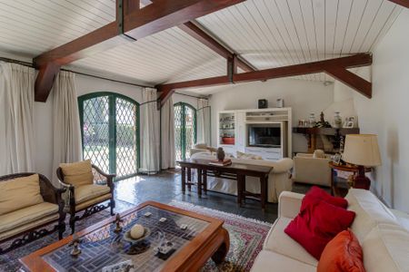 Sala de Estar de casa para alugar com 4 quartos, 450m² em Jardim Guedala, São Paulo