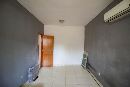 Quarto de casa para alugar com 1 quarto, 60m² em Andrade Araujo, Belford Roxo