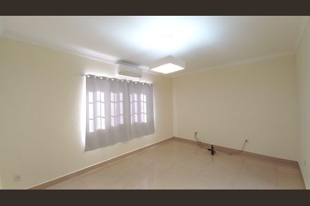 Sala de casa à venda com 4 quartos, 352m² em Jardim Okita, Campinas
