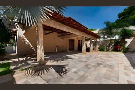 Garagem de casa para alugar com 3 quartos, 761m² em Jardim Atlântico, Belo Horizonte