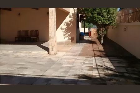 Garagem de casa para alugar com 3 quartos, 761m² em Jardim Atlântico, Belo Horizonte