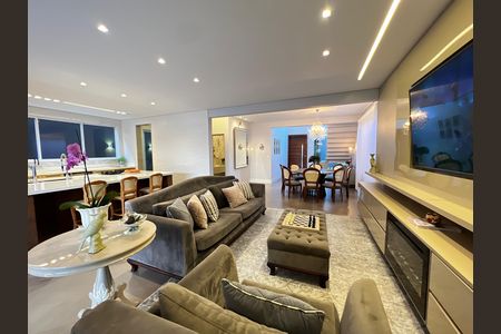 Casa à venda com 3 quartos, 323m² em Vale do Sol, Nova Lima