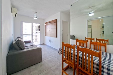 Sala de apartamento para alugar com 2 quartos, 72m² em Ocian, Praia Grande