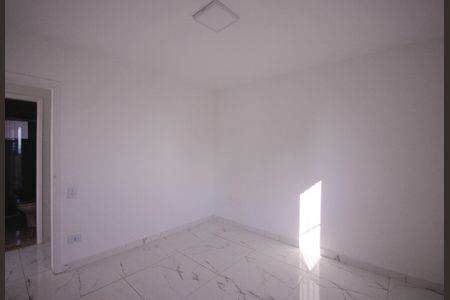 Quarto 2 de apartamento para alugar com 2 quartos, 80m² em Vila Vermelha, São Paulo