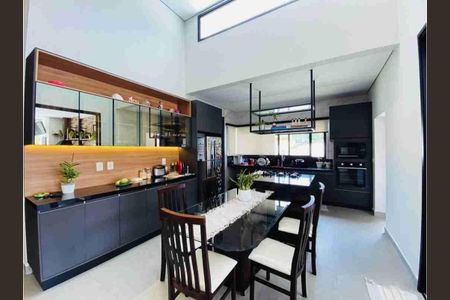 Casa à venda com 4 quartos, 302m² em Swiss Park, Campinas