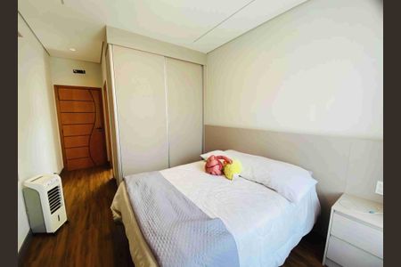 Casa à venda com 4 quartos, 302m² em Swiss Park, Campinas