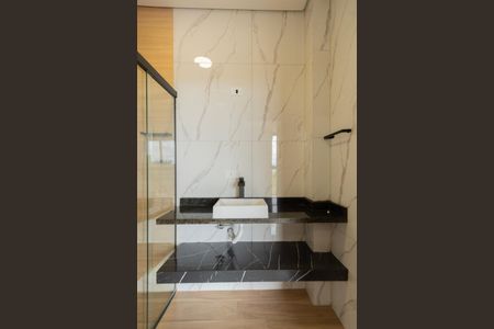 Banheiro Social de kitnet/studio para alugar com 1 quarto, 28m² em Vila Carvalho, Sorocaba