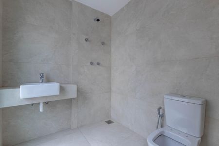 Banheiro Suíte 2 de apartamento à venda com 2 quartos, 135m² em Santo Agostinho, Belo Horizonte