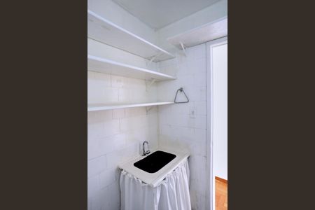 Cozinha de apartamento para alugar com 1 quarto, 40m² em Funcionários, Belo Horizonte