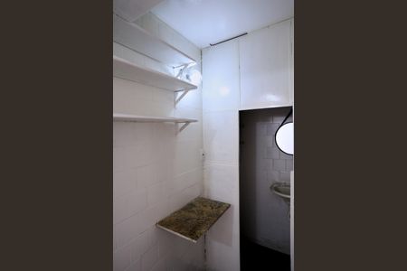 Cozinha de apartamento para alugar com 1 quarto, 40m² em Funcionários, Belo Horizonte