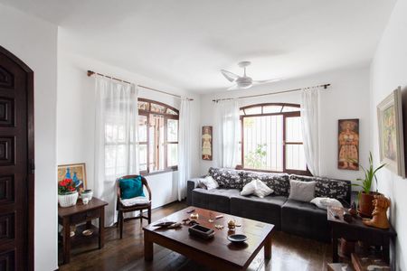 Sala de casa à venda com 3 quartos, 310m² em Itapoã, Belo Horizonte