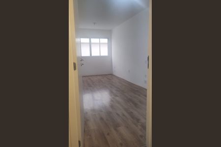 Sala/Quarto de kitnet/studio para alugar com 1 quarto, 26m² em Conjunto Residencial José Bonifácio, São Paulo