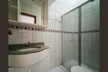 Banheiro de casa para alugar com 2 quartos, 55m² em Cinquentenario, Belo Horizonte