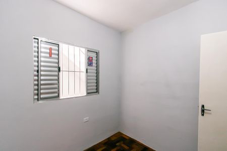 Quarto 2 de casa para alugar com 2 quartos, 70m² em Jardim Danfer, São Paulo