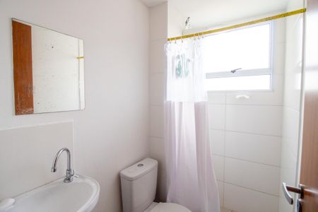 Banheiro de apartamento para alugar com 2 quartos, 45m² em Jardim Arpoador, São Paulo