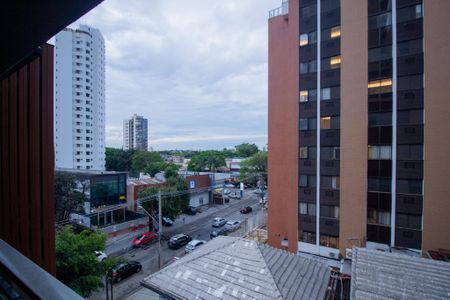 Varanda de kitnet/studio para alugar com 1 quarto, 27m² em Campo Belo, São Paulo